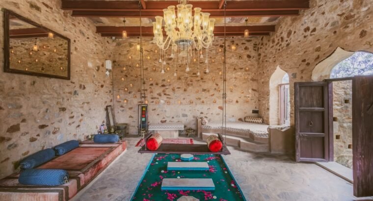 Raht Manmatha – A Fortress-Inspired Pre-Wedding Shoot Venue