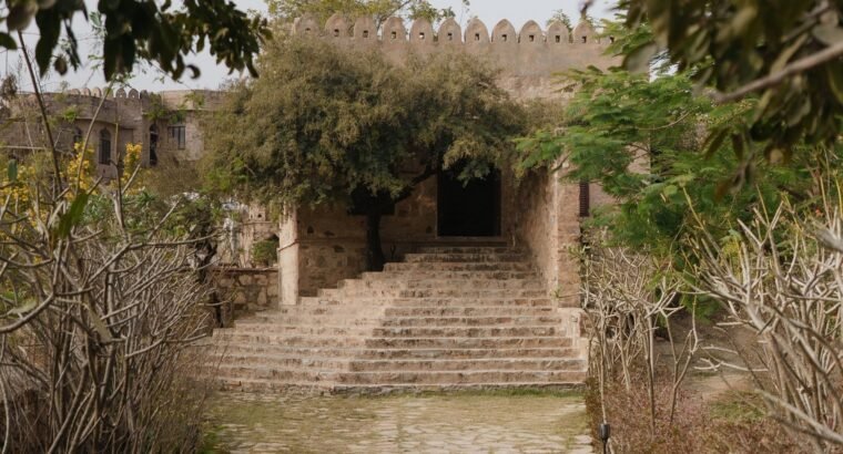 Raht Manmatha – A Fortress-Inspired Pre-Wedding Shoot Venue